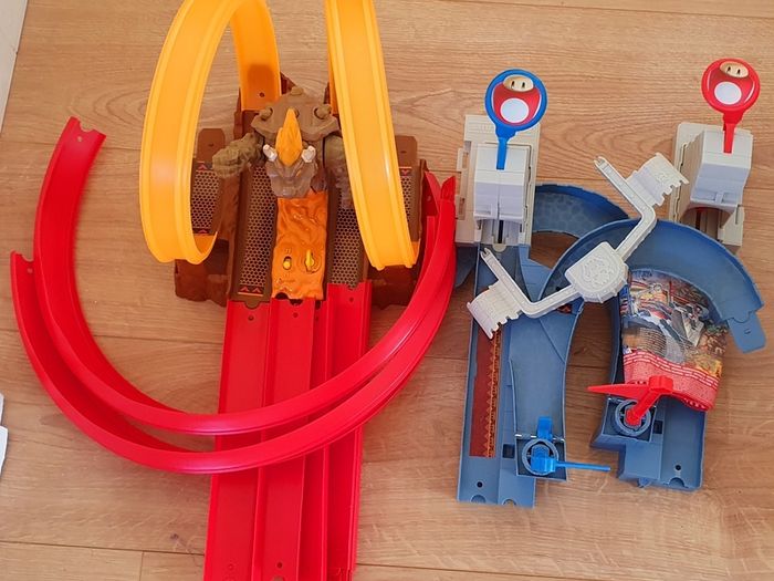 Hot wheels Mario Kart Browsers Castle chaos playset
