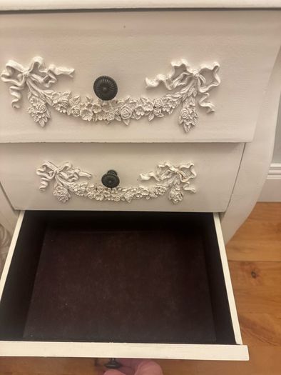 Beautiful 3 drawer French style locker.