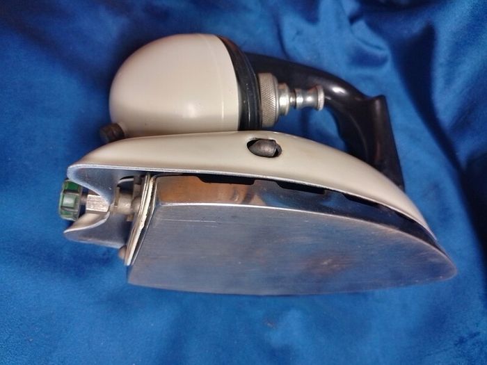 Can post Tiley DN250 paraffin iron 1950