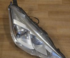 Toyota Aqua 2016 head light (driver side)