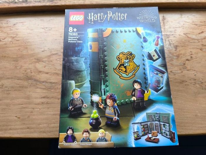 Retired Lego Harry Potter 76383 Hogwarts Moment: Potions Class