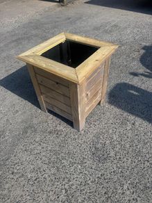 Square planter