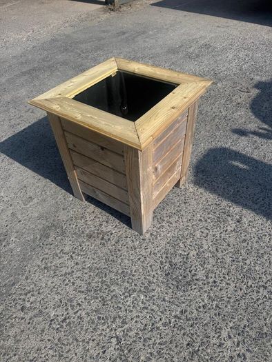 Square planter