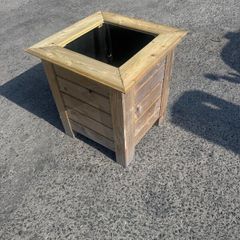 Square planter