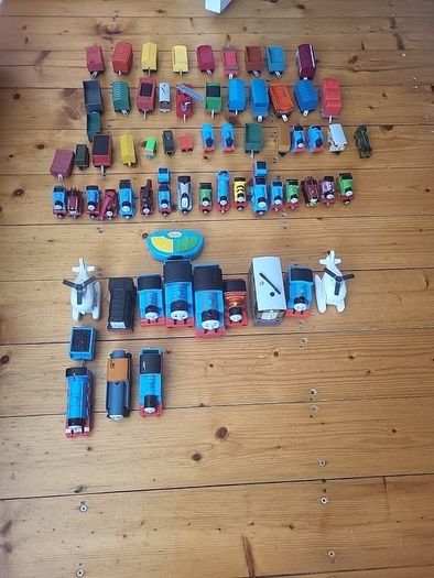 Thomas the tank everything! train sets, engines, tracks, carriages.. New Value is more than e1000.