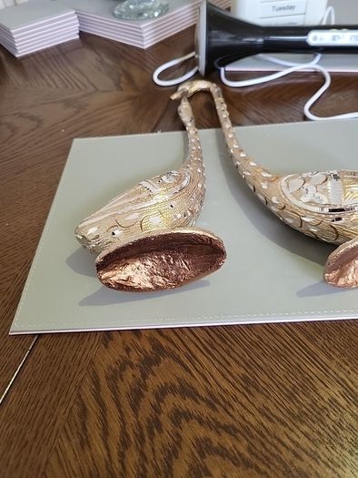 Loving Swan pair metal