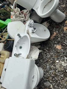 Free Toilets , Wash Hand Basins , bath