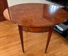 Oval Pembroke drop-leaf table