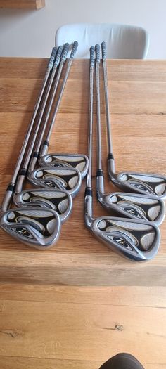 taylormade R7 irons and stand bag