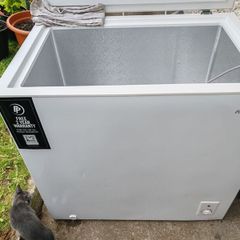 Chest freezer
