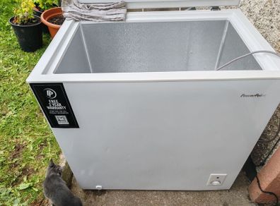 Chest freezer