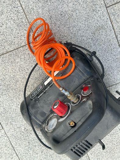 Air compressor