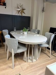 Brand New Extandable Table 180 cm and 4 Chairs