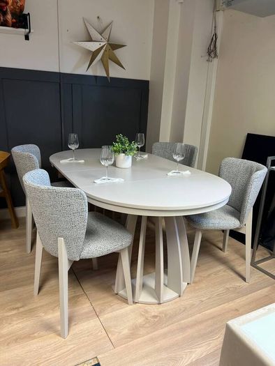 Brand New Extandable Table 180 cm and 4 Chairs