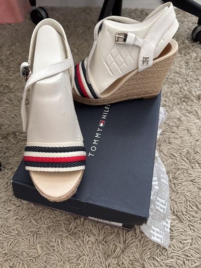 Tommy Hilfiger wedges size 5