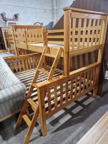 Triple bunkbed