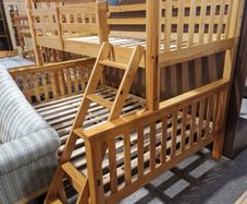 Triple bunkbed