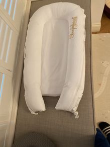 DockATot Deluxe+ Baby Nest (Sleepyhead), 0 to 8 Months, Excellent Condition