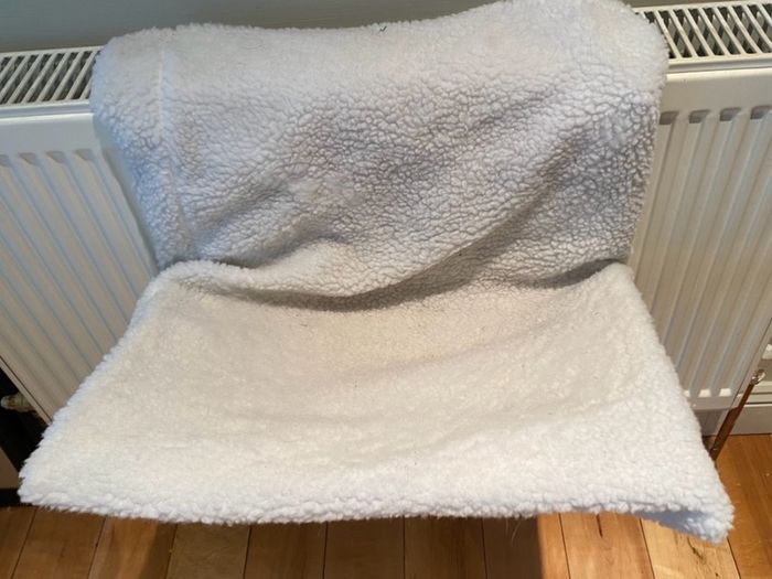 Cat or Small Dog Radiator Bed (Dublin/Bray/Wexford)