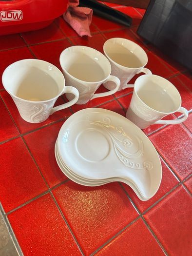 4 Tea cup set