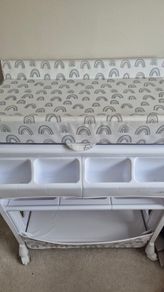 Changing table with bath on wheels
