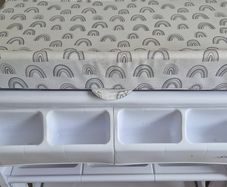 Changing table with bath on wheels