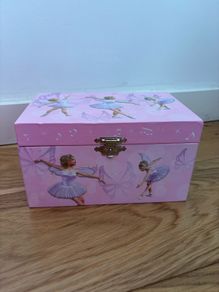 musical jewellery box