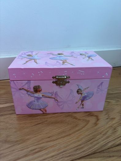 musical jewellery box