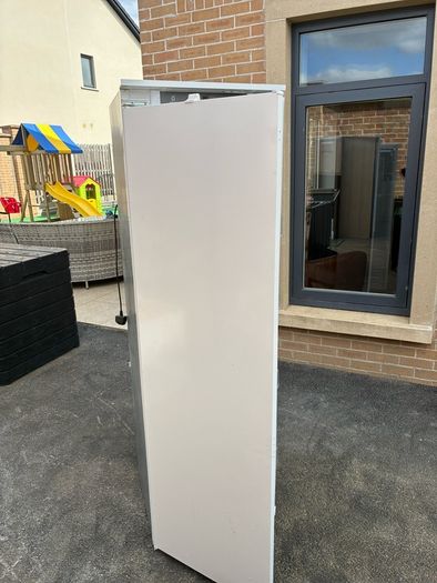 whirlpool intergrated fridge