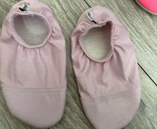 Slip free swim shoes