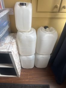 Drums to keep water for fish tanks