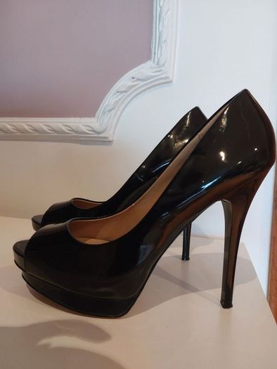 Aldo Black Patent Leather heels