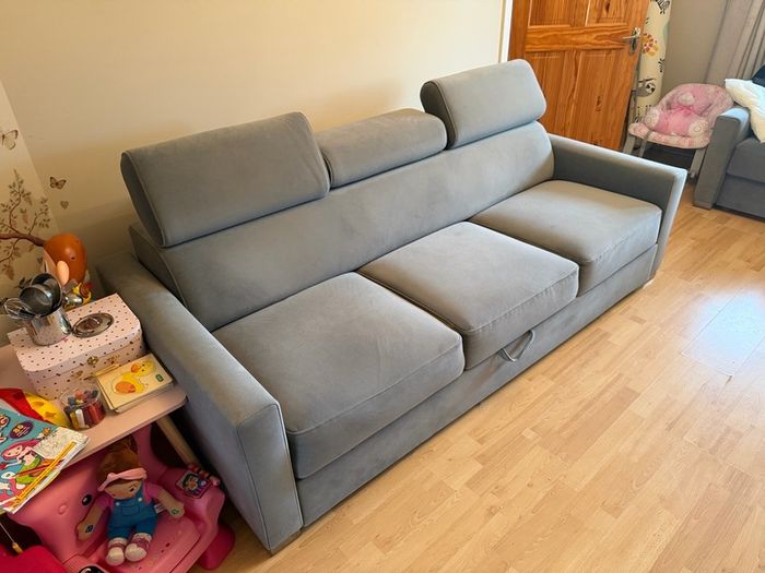 Stunning 3+2 Seater Grey Sofa Set (Sofa Bed+Storage)