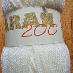 200g Tivoli Aran 200 Wool, White.