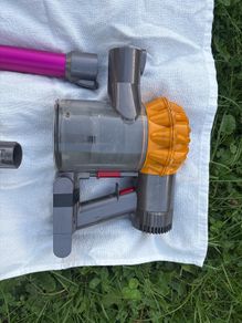 Dyson V6