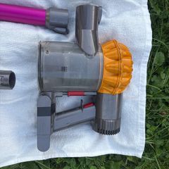 Dyson V6