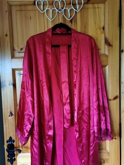 BNWT Lovely Satin Style Kimono size 20