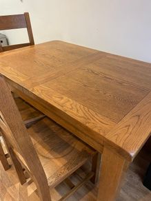 Wooden Rustic Oak Extending Dining Table (4-6 Seats)