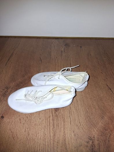 Girls dance shoes(jazz shoes), leather, size 10 Jr.