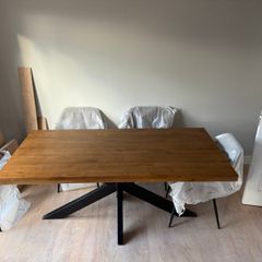 Solid Oak Dining Table (Brand New)