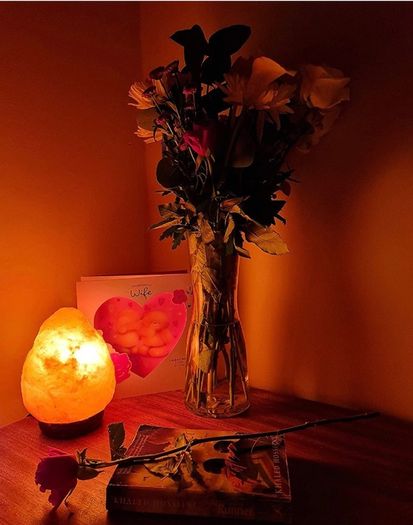 2-3 KG Prime Quality 100% Original Himalayan Crystal Rock Salt Lamp Natural from foothills of the Himalayas Beautifully Hand Craft Comes with Complete Electric fitting Guaranteed (FREE POSTAGE)