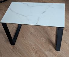 Coffee/lamp table