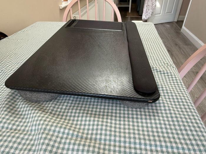 Laptop stand