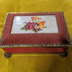 Pretty,VINTAGE,metal Chocolates box