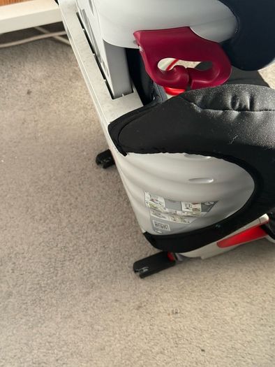 britax child  booster seat with isofix fixings