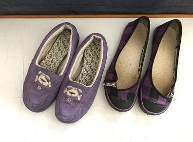 Pre-loved 'Rocket Dog' Shoes and Slippers - Size 4