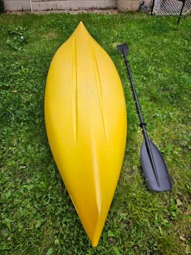 2x Single Kayaks (Sit-on + Sit-in) + 2 Paddles, Spraydeck, Buoyancy Bags, Pump & Universal 2-Kayak Roof Rack