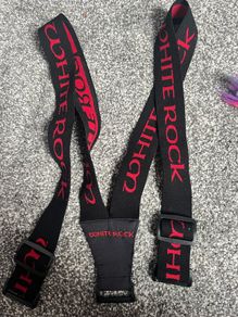 Braces for ski pants