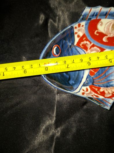 Antique Japanese Imari Porcelain Fish Platter Meiji / Taisho Period (c.1890 1920, Vibrant Sometsuke & Overglaze Enamel