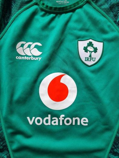 2016-17 Canterbury ireland rugby shirt Size 10 years Pit to pit 15" green in like new condition